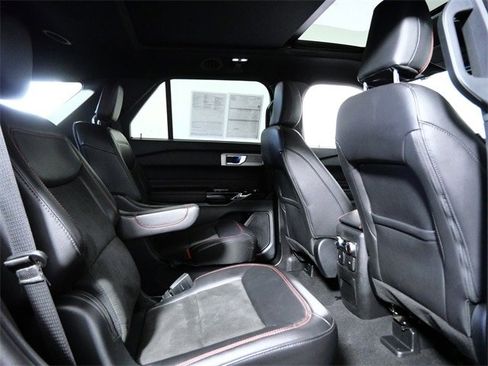 Certified 2023 Ford Explorer ST-Line w/ Class IV Trailer Tow Package image 12