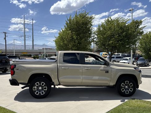 Used 2024 Chevrolet Colorado Z71 w/ Z71 Convenience Package 2 AWD/4WD image 6