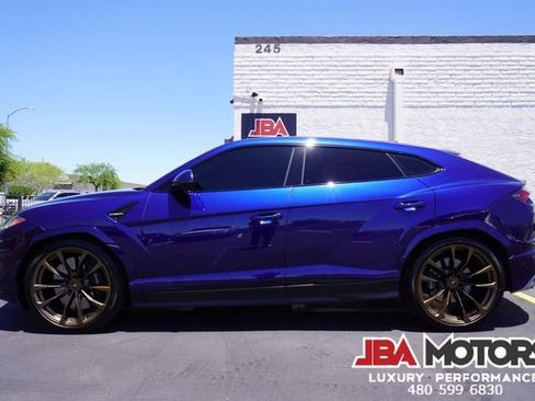 Used 2021 Lamborghini Urus AWD/4WD image 11