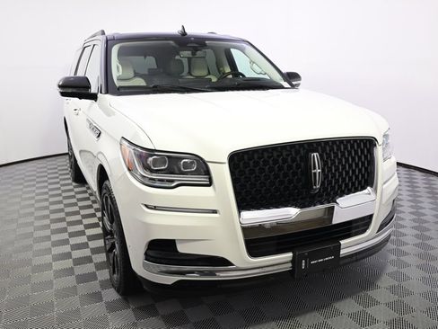 Used 2022 Lincoln Navigator Black Label AWD/4WD image 9
