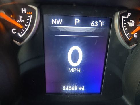 Used 2023 Jeep Gladiator Sport w/ Off Road Group image 19