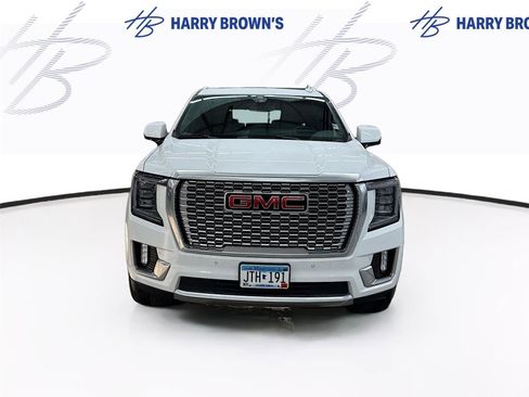 Used 2022 GMC Yukon XL Denali image 6