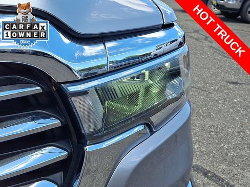 Used 2025 RAM 1500 Laramie AWD/4WD image 9