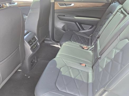 Certified 2026 Volkswagen Atlas SE w/ Panoramic Sunroof Package FWD image 12