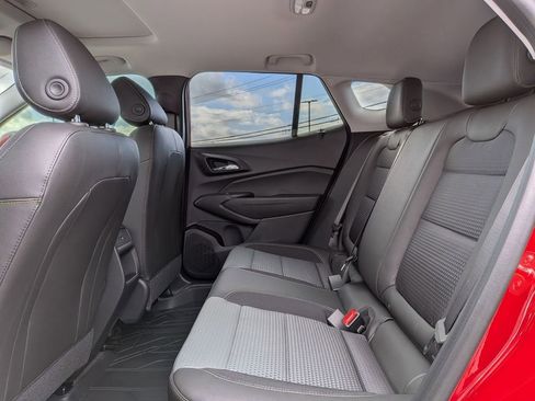 New 2026 Chevrolet Trax LT w/ Sunroof Package image 28