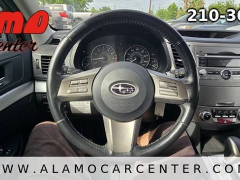 Used 2011 Subaru Outback 2.5i Premium AWD/4WD image 33