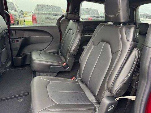 New 2026 Chrysler Pacifica Select AWD/4WD image 28