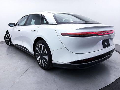 Used 2023 Lucid Air Pure image 2