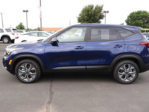 Used 2026 Kia Seltos LX AWD/4WD image 2
