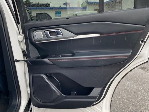 Certified 2025 Ford Explorer ST image 26