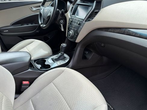 Used 2017 Hyundai Santa Fe Sport FWD image 18