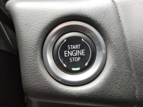Used 2024 GMC Yukon SLT RWD image 29