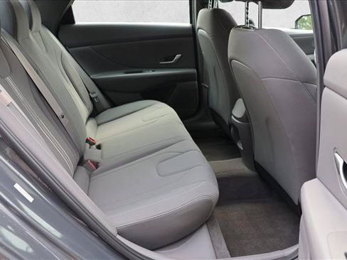 Used 2024 Hyundai Elantra SEL FWD image 25