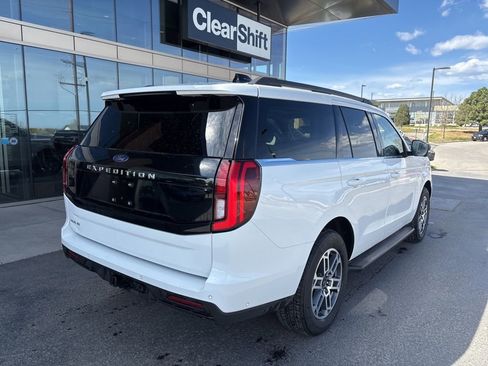Used 2025 Ford Expedition Active image 4