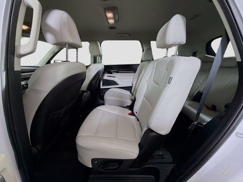 Used 2023 Kia Telluride S AWD/4WD image 23