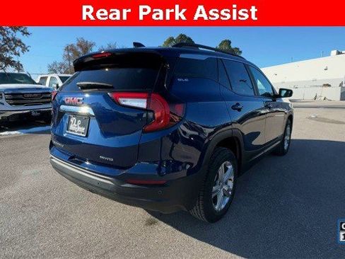 Used 2022 GMC Terrain SLE w/ Driver Convenience Package image 10