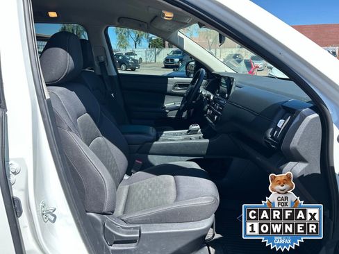 Used 2024 Nissan Pathfinder S image 8