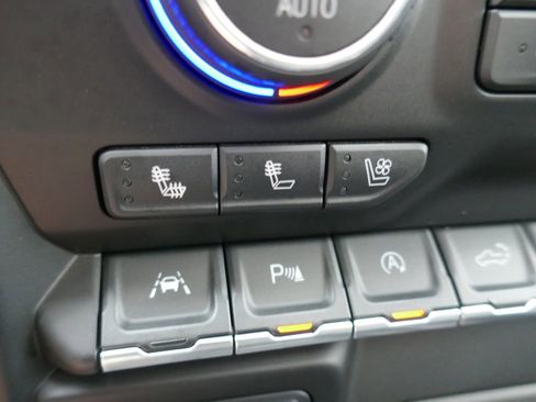 Certified 2020 Chevrolet Silverado 1500 LTZ w/ LTZ Premium Package image 29