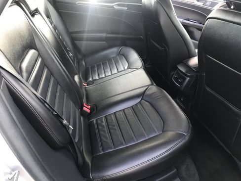 Used 2016 Ford Fusion SE w/ Equipment Group 202A image 21