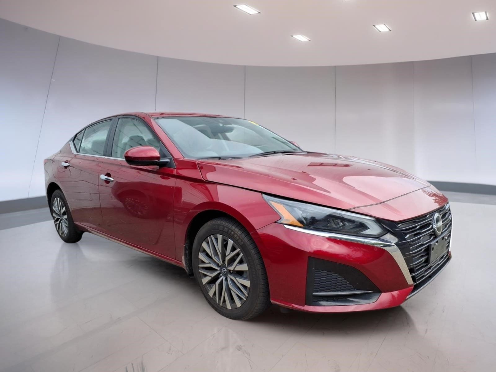 Used 2023 Nissan Altima 2.5 SV AWD/4WD image 1
