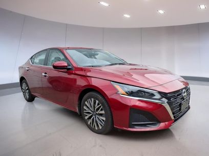 Used 2023 Nissan Altima 2.5 SV