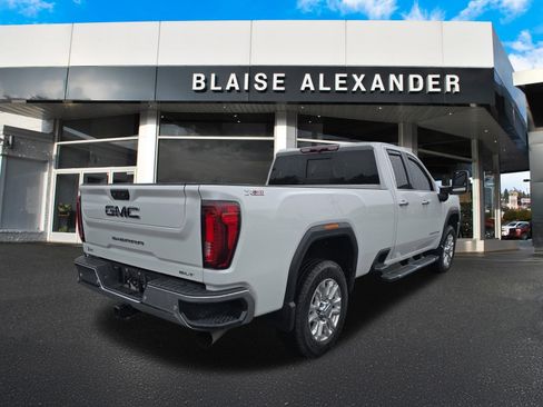 Used 2022 GMC Sierra 2500 SLT w/ SLT Premium Package AWD/4WD image 3