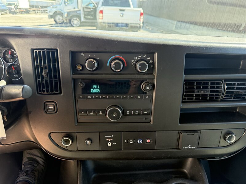 Used 2023 GMC Savana 2500 w/ Driver Convenience Package RWD image 3