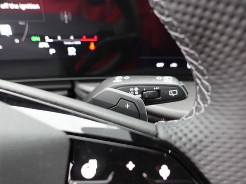 New 2025 Audi SQ5 Prestige image 17