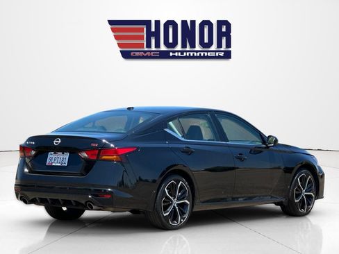 Used 2024 Nissan Altima 2.5 SR FWD image 4