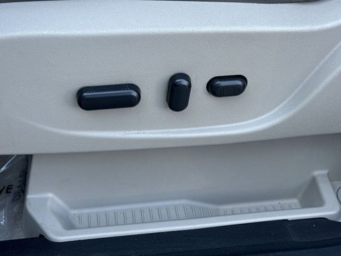 Used 2014 Ford Escape SE w/ Equipment Group 201A FWD image 22