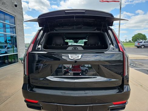 Used 2024 Cadillac Escalade Sport Platinum w/ LPO, ONYX Package AWD/4WD image 28