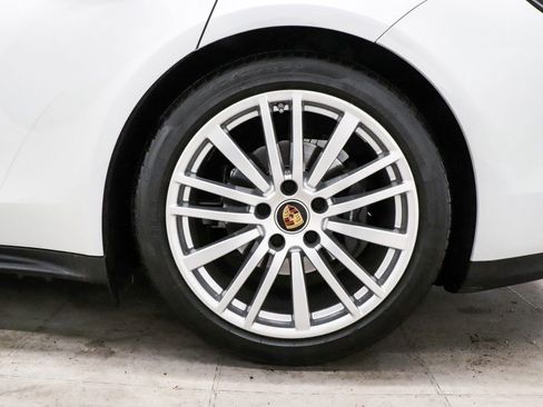 Used 2023 Porsche Panamera 4 Platinum Edition AWD/4WD image 9