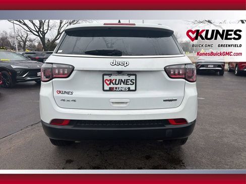 Used 2025 Jeep Compass Latitude image 8