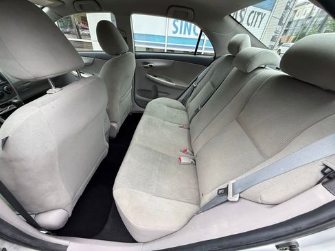 Used 2013 Toyota Corolla LE FWD image 8