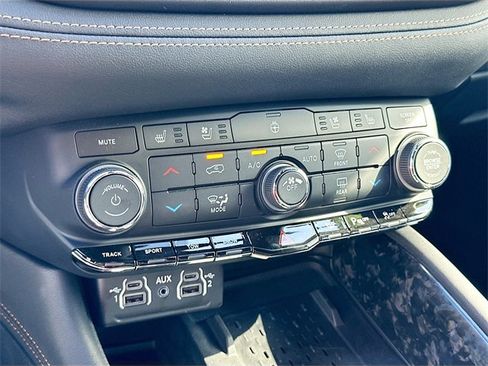 Used 2025 Dodge Durango R/T image 16