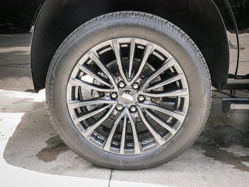 Used 2026 Cadillac Escalade Platinum Sport w/ LPO, Floor Liner Package AWD/4WD image 13