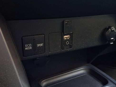 Used 2018 Toyota RAV4 LE w/ All Weather Liner Package FWD image 12