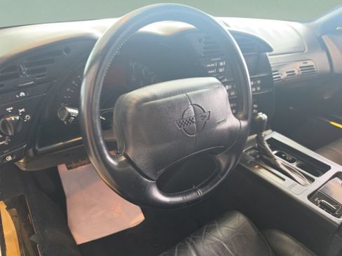Used 1994 Chevrolet Corvette Convertible RWD image 9