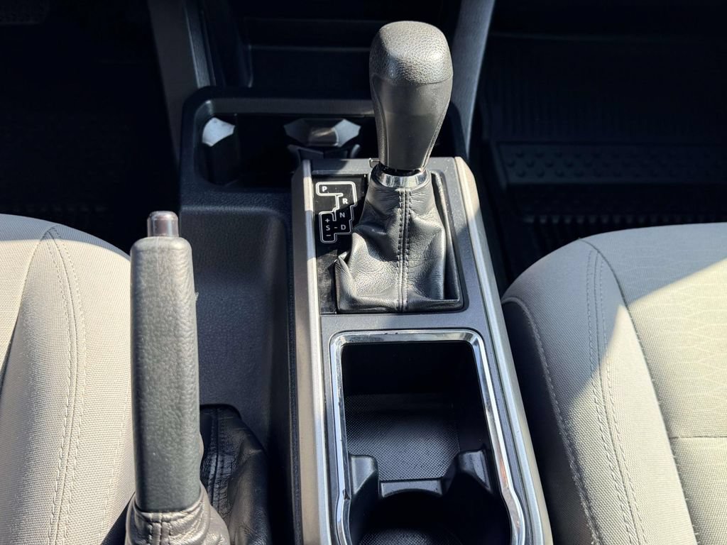 Used 2019 Toyota Tacoma SR5 AWD/4WD image 6