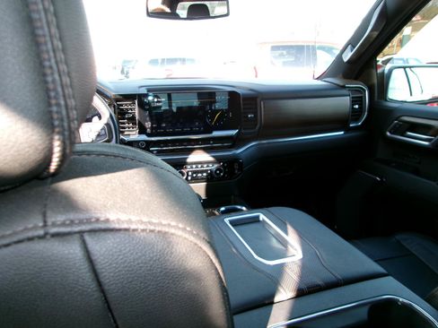 Certified 2022 Chevrolet Silverado 1500 High Country w/ High Country Premium Package image 12