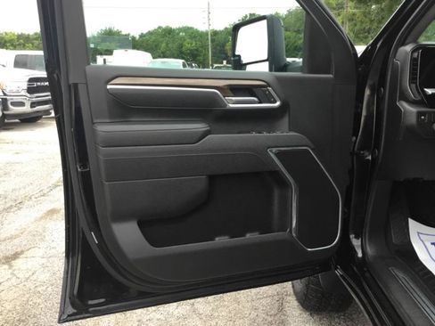 Used 2025 Chevrolet Silverado 2500 LT w/ Trail Boss Package AWD/4WD image 24