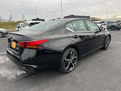 New 2025 Nissan Altima 2.5 SR image 3