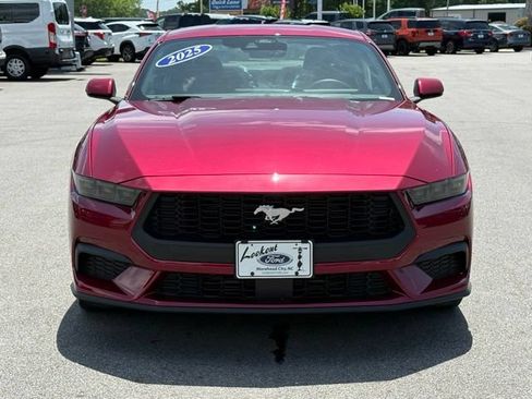 Used 2025 Ford Mustang Coupe RWD image 8