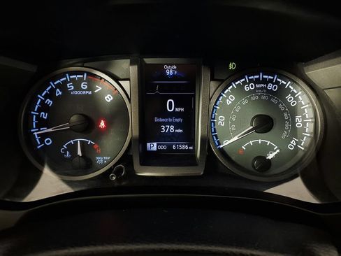 Used 2017 Toyota Tacoma SR AWD/4WD image 18