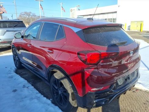 Used 2024 Buick Encore GX Sport Touring image 6