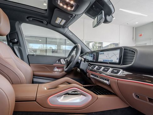 Used 2025 Mercedes-Benz GLE 450e 4MATIC image 17