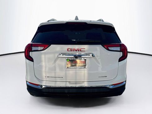 Used 2024 GMC Terrain SLT AWD/4WD image 4