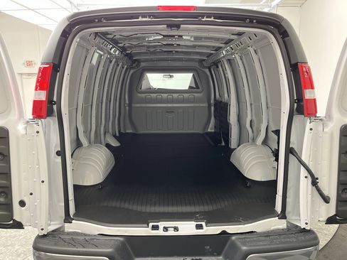 New 2026 GMC Savana 2500 Extended w/ Enhanced Convenience Package RWD image 20