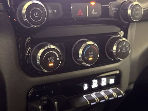 New 2026 RAM 1500 Express AWD/4WD image 16