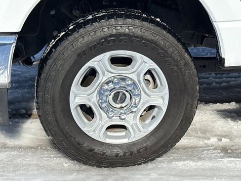Used 2025 Ford F250 XLT w/ FX4 Off-Road Package image 12